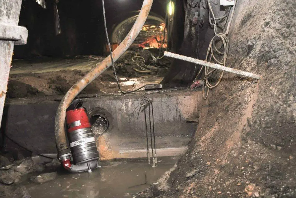 A Grindex Salvador sludge pump in action underground.